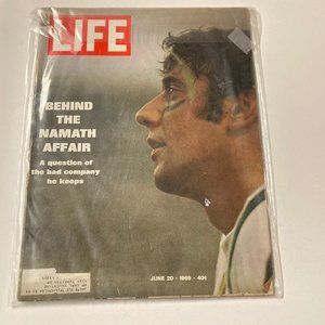 Vintage Life Magazine 6/20/69 Joe Namath, Apollo 10, Hillary Rodham Clinton
